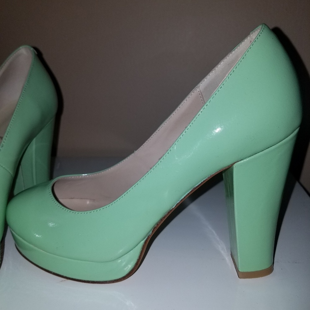 Kandee Mint Green Round-toe Platform Pumps